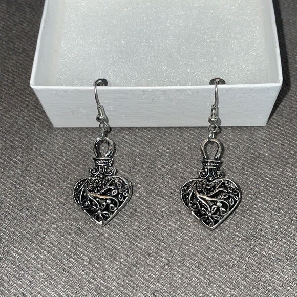 NWT.  Bali Legacy Sterling Silver Bracelet & Earrings - Picture 2 of 5